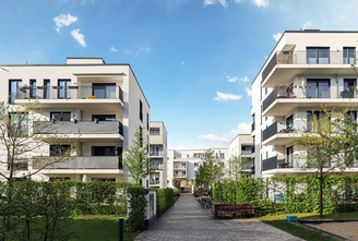 [Translate to Englisch:] Bei Mehrfamilienhäusern können unterschiedliche Berechtigungsstufen für Bewohner, Hausmeister oder Servicepersonal festgelegt werden.